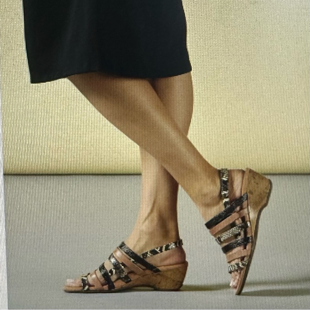 Vionic Tess Cork Wedge Sandals Snake Print Leather Multi Strap. Sz 9